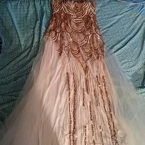 This dress sale new for prom